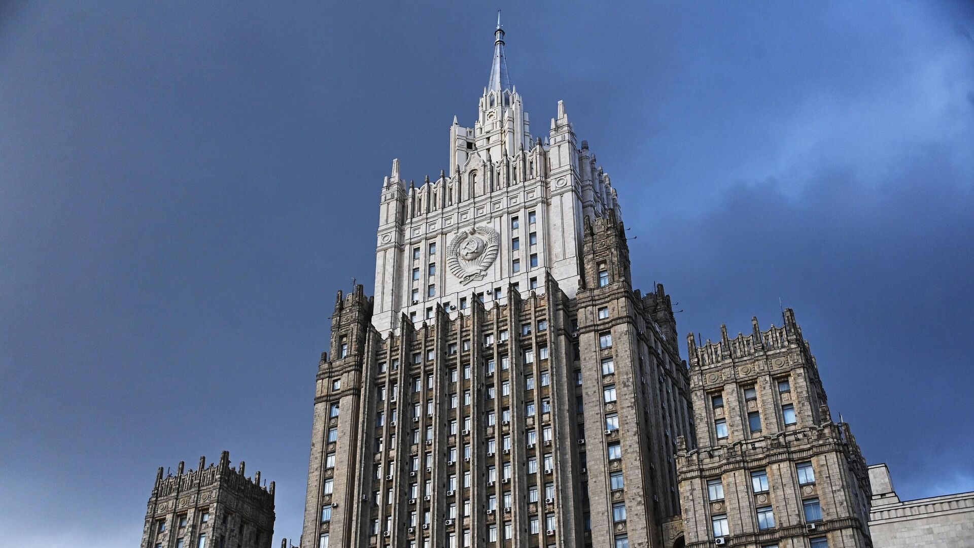 Захарова заявила об усилении антироссийской истерии со стороны британских властей
