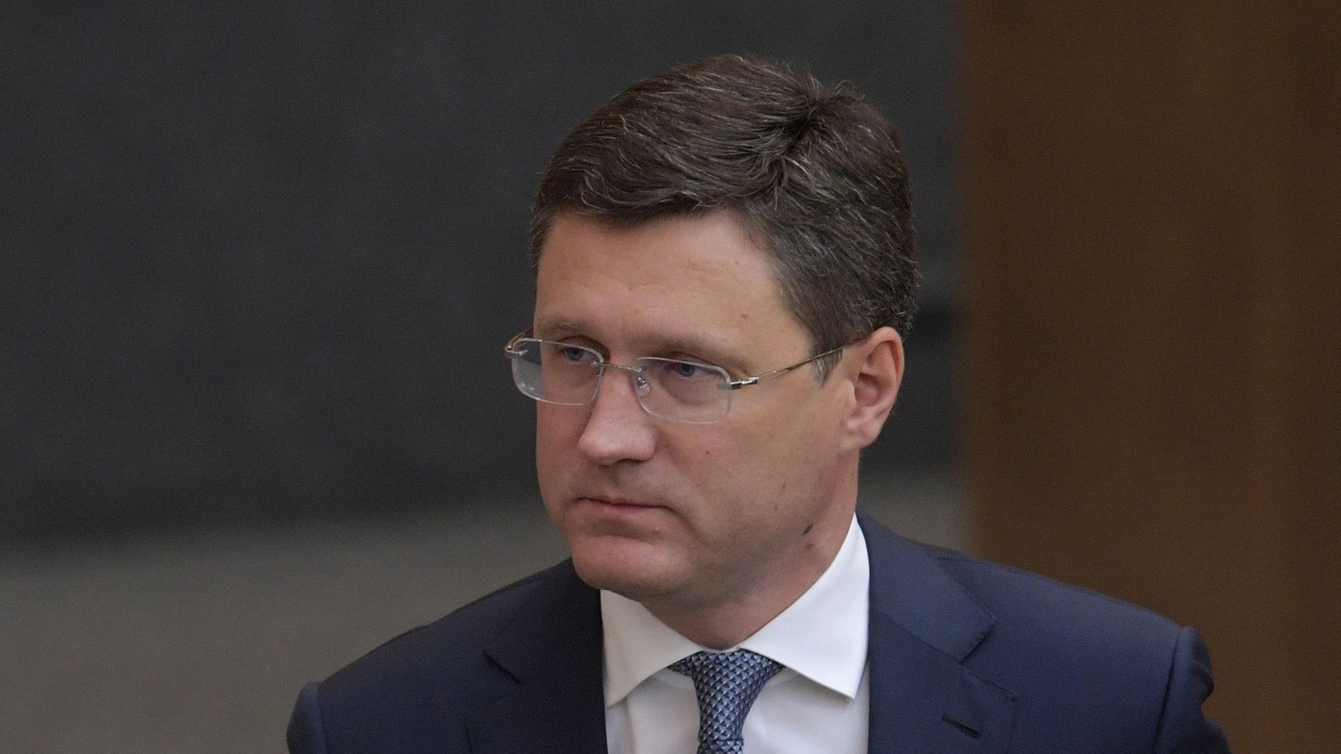 Новак призвал обеспечить контроль за поставками топлива в регионы северного завоза
