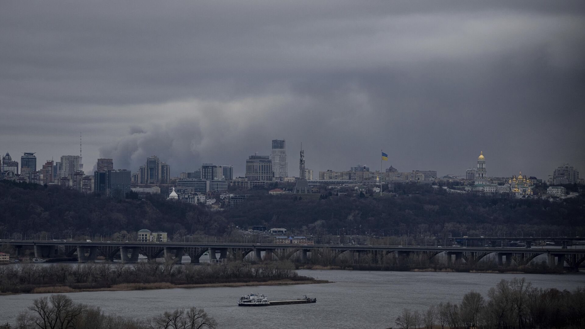 В Киеве произошёл взрыв во время воздушной тревоги — украинские СМИ