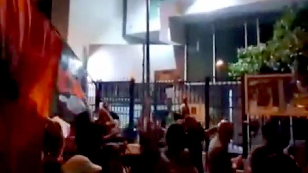 В Албании у посольства Украины прошла акция протеста из-за отказа признать Косово